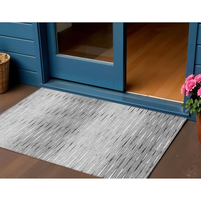 HomeRoots Abstract Transitional Rectangle Outdoor Rug - 3' x 5'