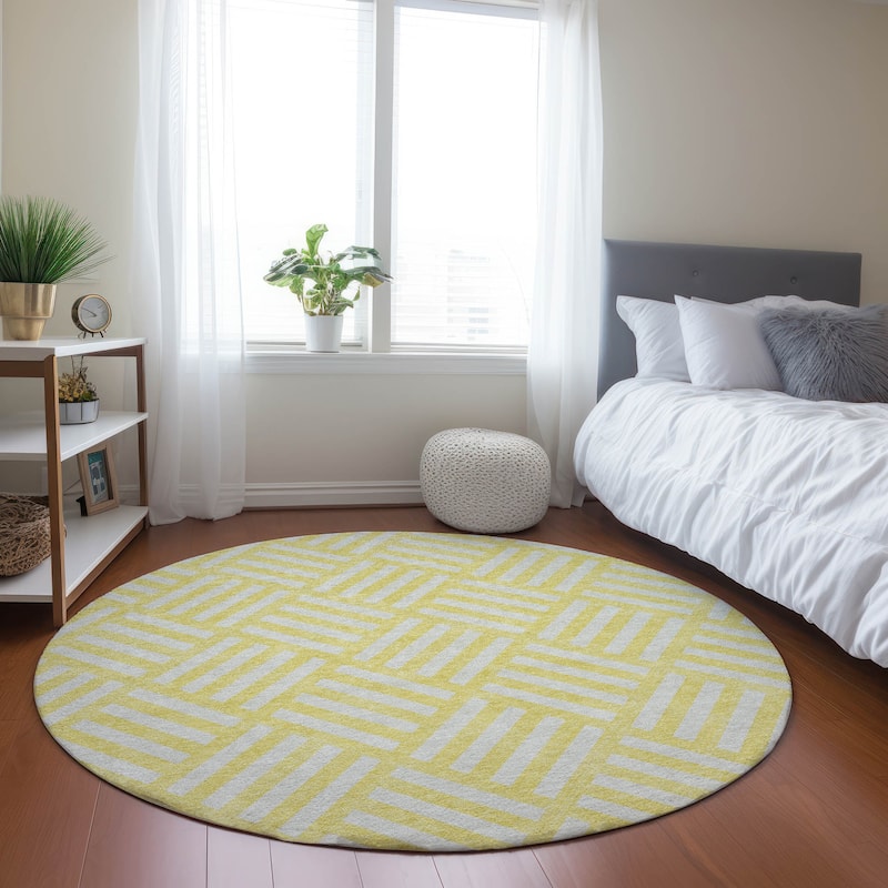 Machine Washable Indoor/ Outdoor Chantille Geo Contemporary Rug - Yellow - 8' x 8'