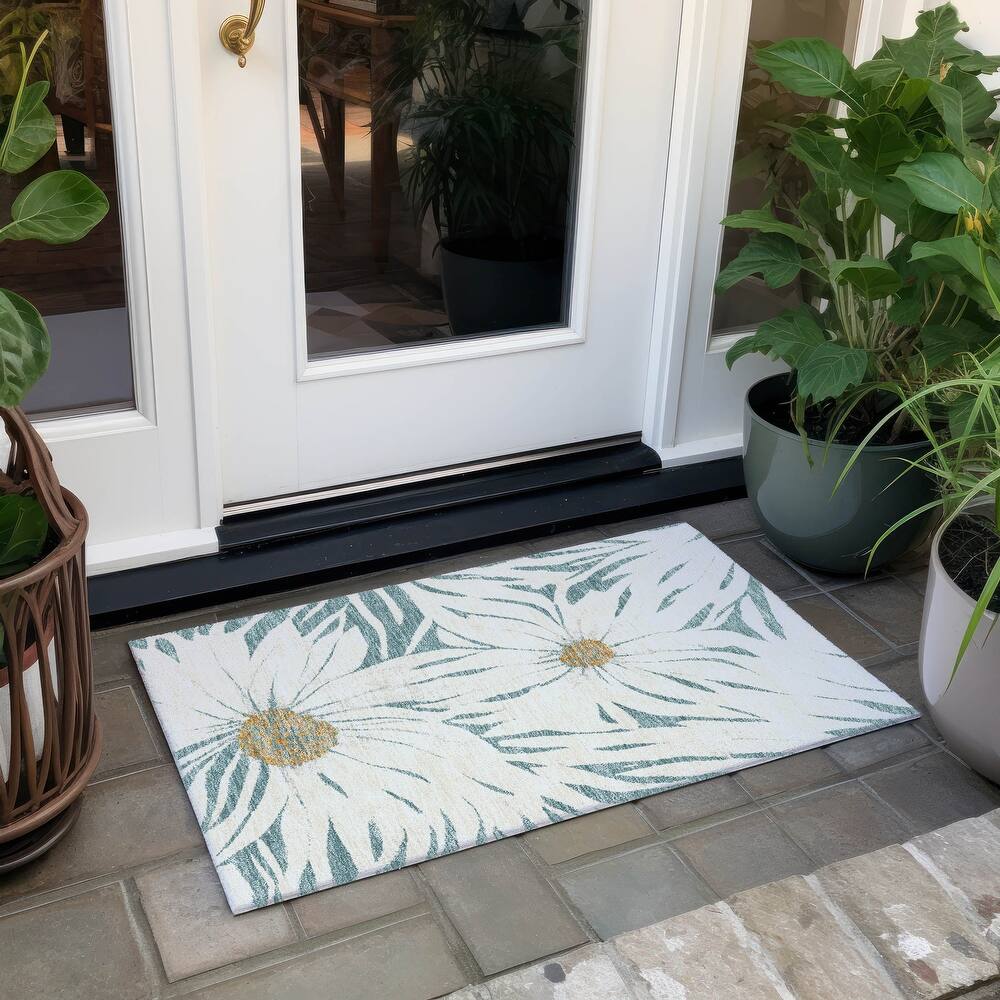 Machine Washable Indoor/ Outdoor Floral Chantille Rug