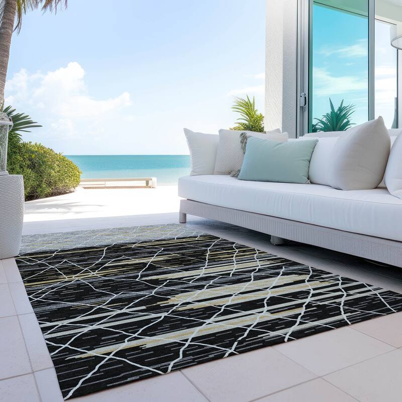 Machine Washable Indoor/ Outdoor Modern Global Chantille Rug