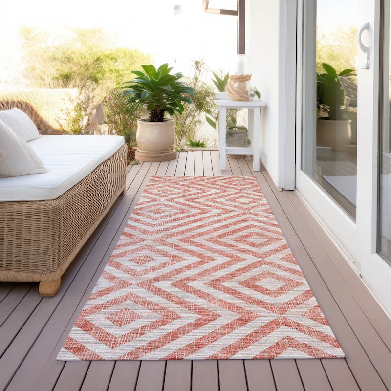 Machine Washable Indoor/ Outdoor Chantille Geo Diamond Rug - Salmon - 2'3" x 7'6"