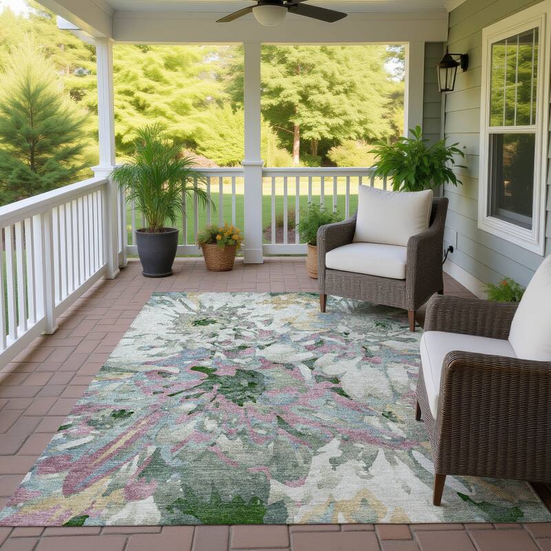 Machine Washable Indoor/ Outdoor Abstract Floral Chantille Rug