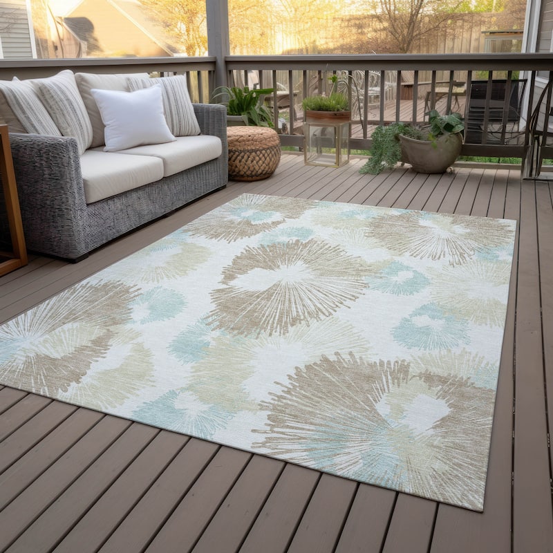 Machine Washable Indoor/Outdoor Modern Floral Chantille Rug