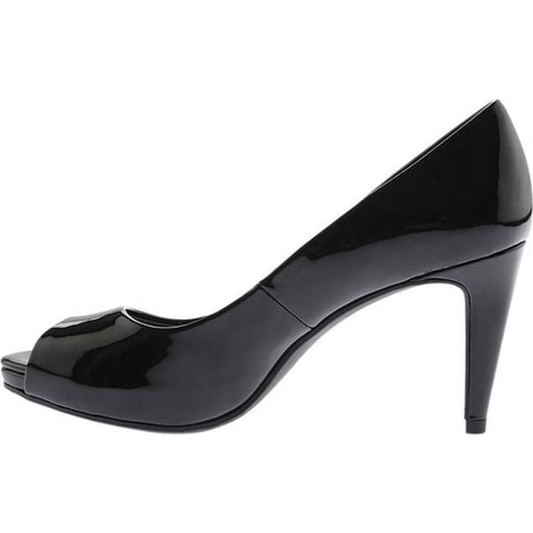 bandolino peep toe shoes