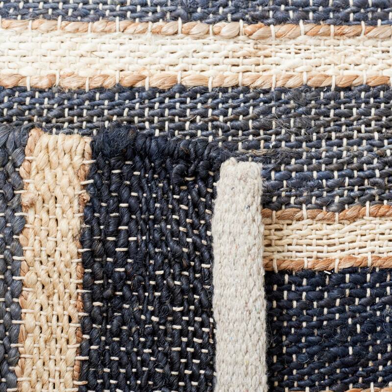 SAFAVIEH Handmade Striped Kilim Adrianna Stripe Wool Rug
