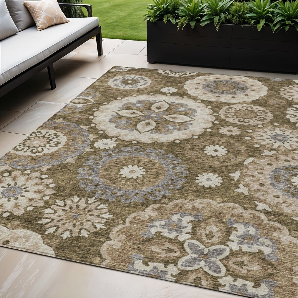 HomeRoots Floral Medallion Transitional Rectangle Outdoor Rug