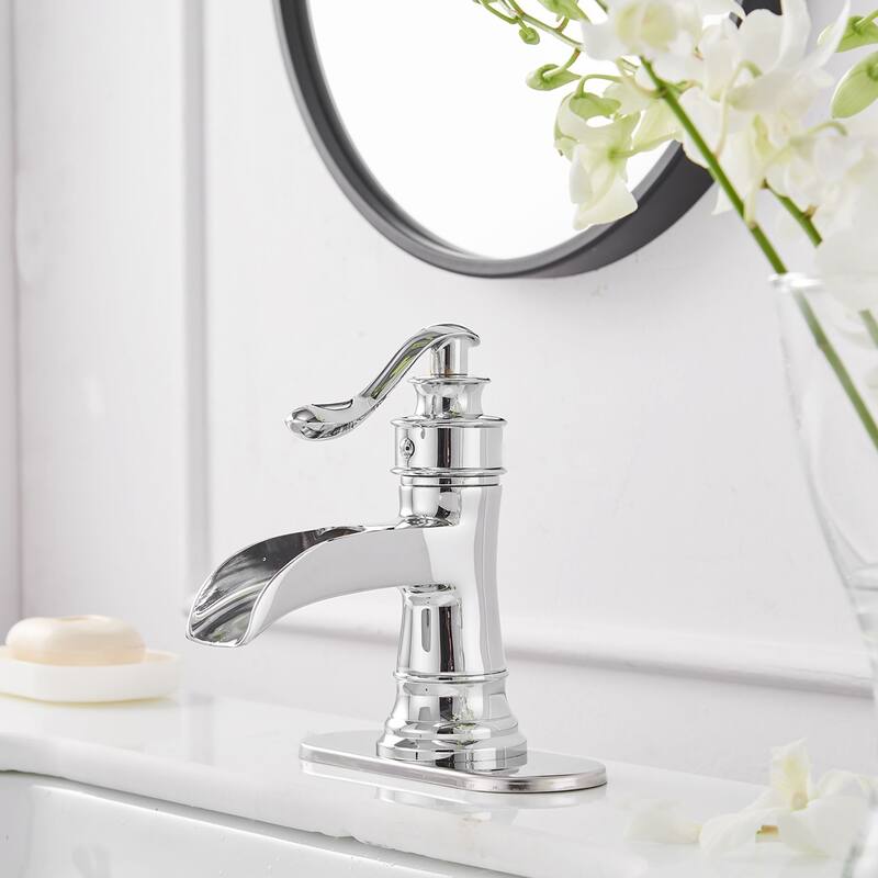 Single Hole Bathroom Faucet in Chrome Finish