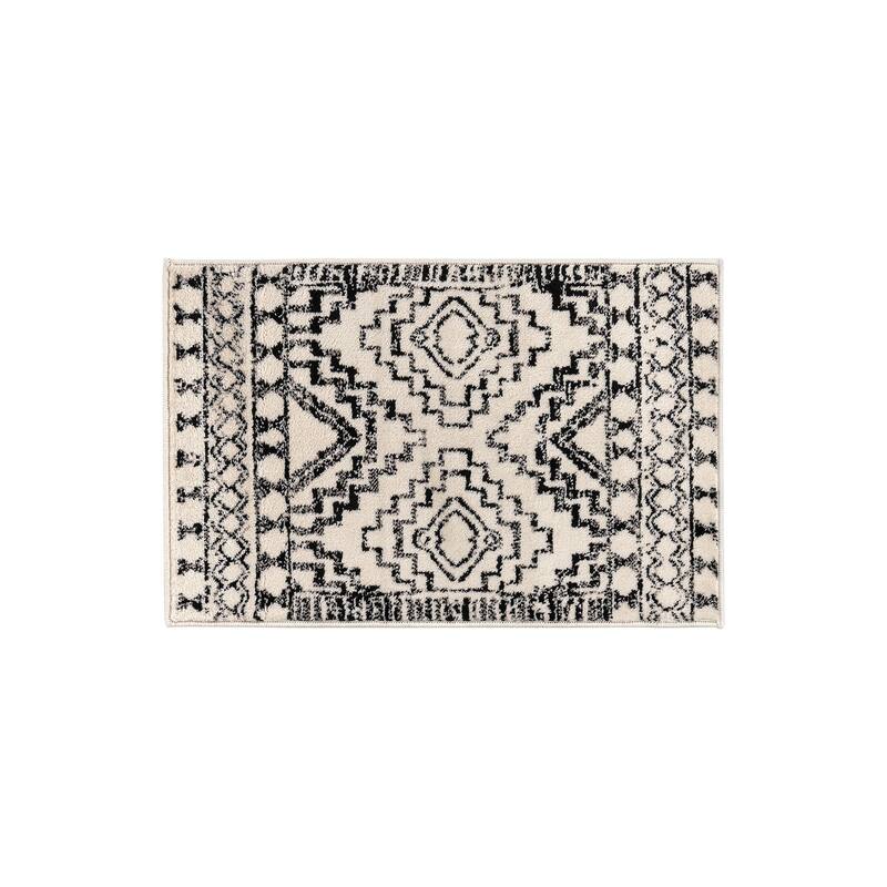 Transitional Bohemian Area Rug, Pet Friendly for Bedroom & Living Room - 2' 3" x 4' - Cream