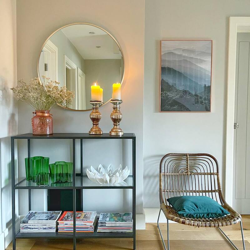 GDFStudio - Cressida Round Metal Ultra Slim Profile Decorative Wall Mirror with Distortion-Free Glass & Reinforced Mount