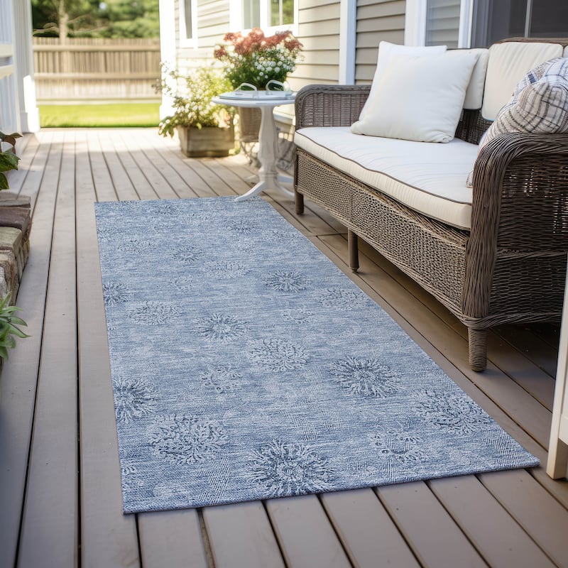 Machine Washable Indoor/ Outdoor Chantille Floral Burst Rug - Sky - 2'3" x 7'6"