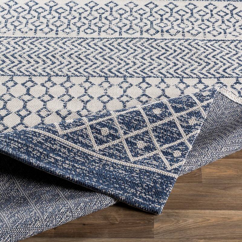 Mandira Handmade Medallion Wool Area Rug