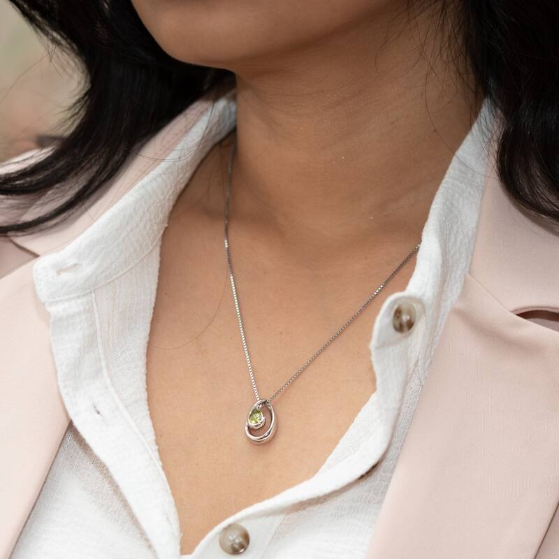 0.75 ct Peridot Pendant in Sterling Silver