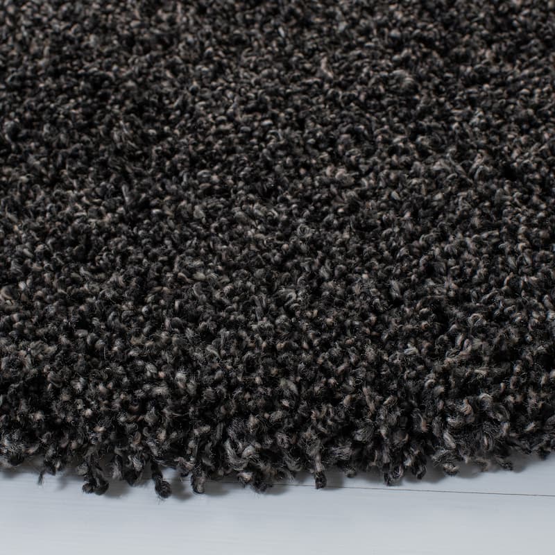 SAFAVIEH Evolution Shag Gwenaele Solid 1.8-inch Thick Rug