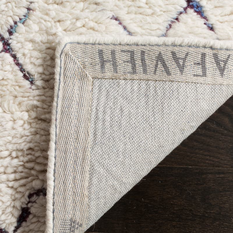 SAFAVIEH Handmade Casablanca Shag Nino Tribal Wool Rug