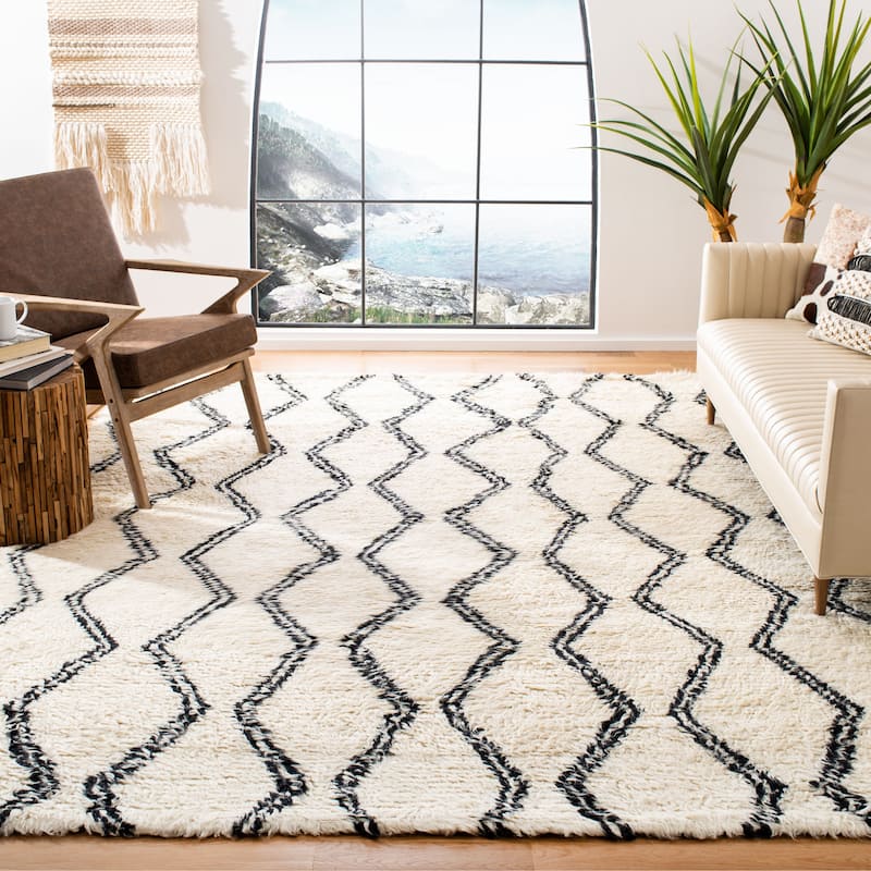 SAFAVIEH Hand-knotted Kenya Hilary Moroccan Tribal Wool Rug - 6' x 9' - Black/Ivory