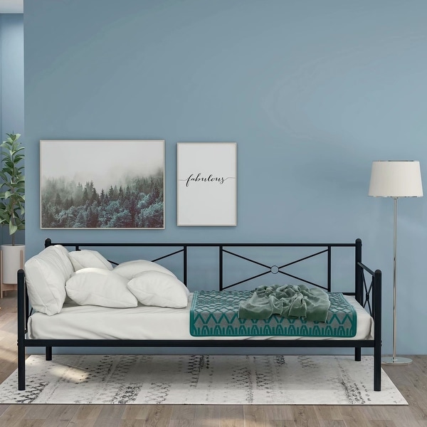 Mieres sturdy and durable metal daybed with steel slats. Opens flyout.