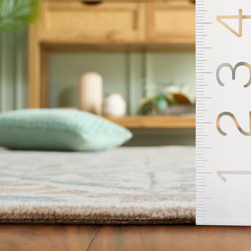 SAFAVIEH Handmade Metro Nechama Wool Rug