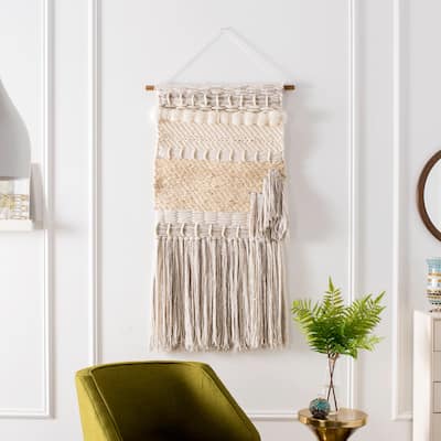 SAFAVIEH Sedona Hand Woven Wall Tapestry 120 - 2' x 2'4'