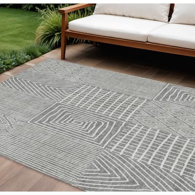 HomeRoots Geometric Transitional Rectangle Outdoor Rug