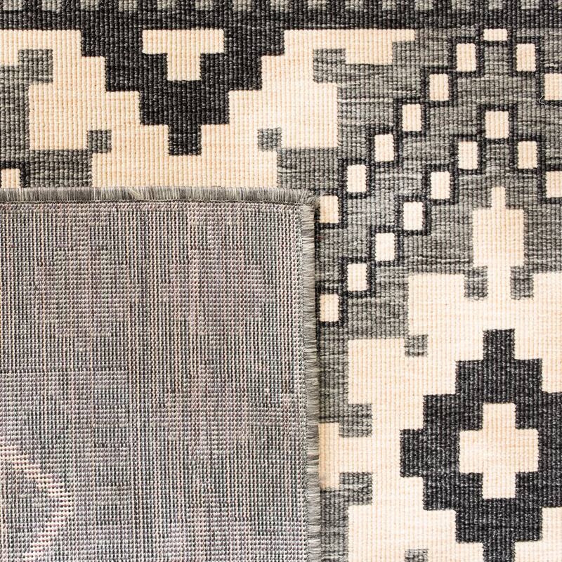 SAFAVIEH Veranda Selda Indoor/ Outdoor Waterproof Patio Backyard Rug
