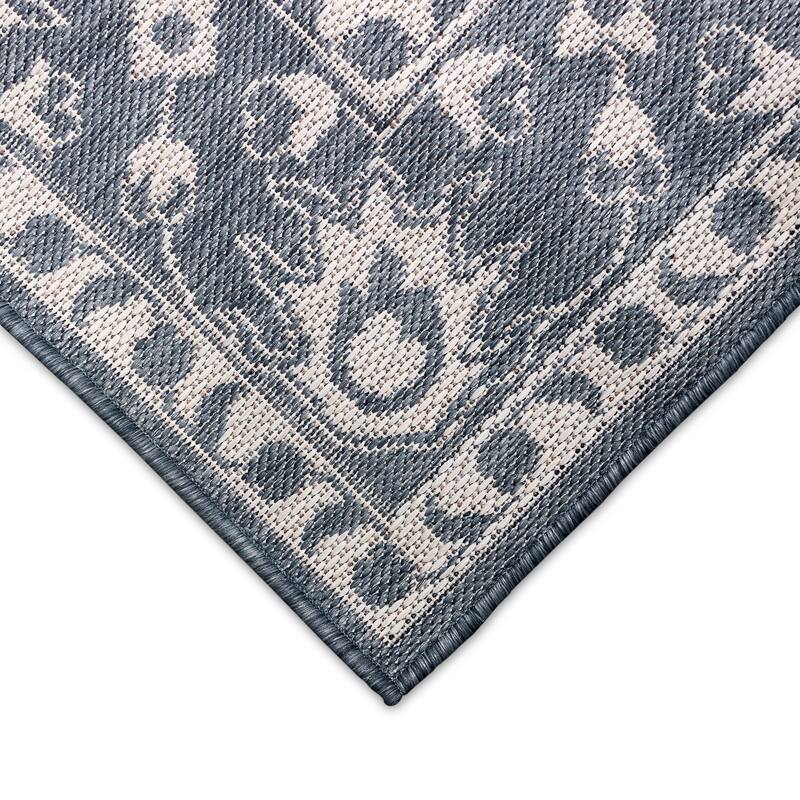 Liora Manne Malibu Kashan Indoor/Outdoor Rug