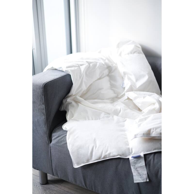 600 Loft White Down Lightweight Throw with Pure Cotton Shell