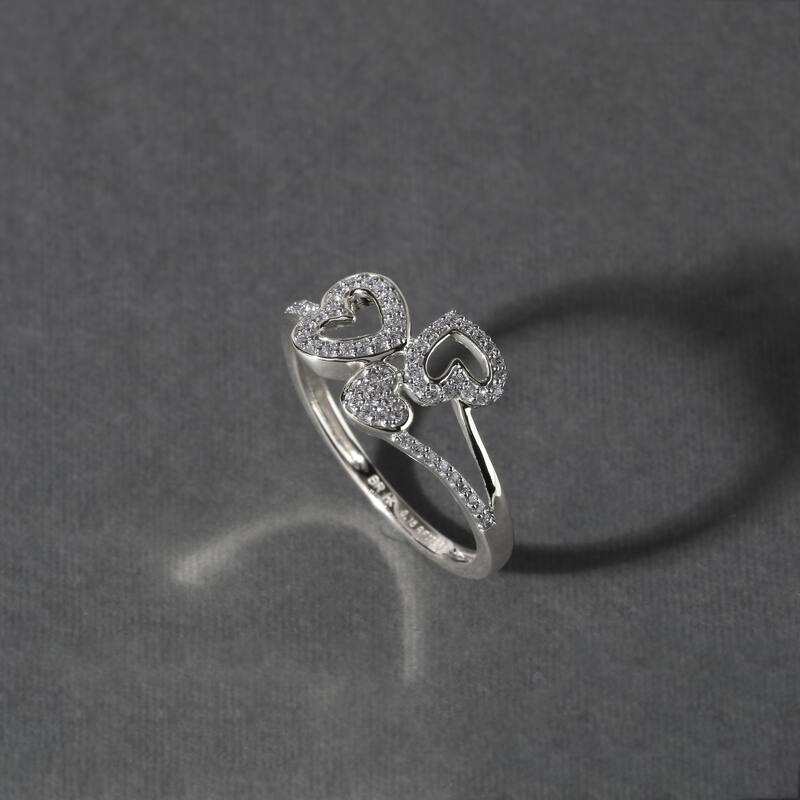 1/6ct TDW Triple Heart Diamond Promise Fashion Ring in 10K Gold for Women