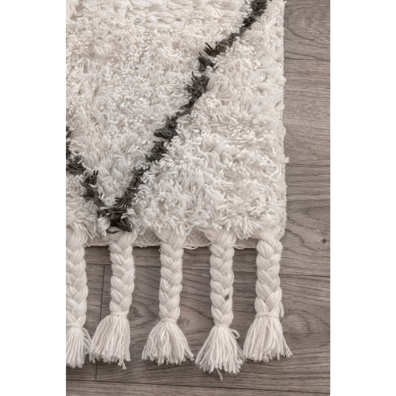 Nuloom Hand-knotted Moroccan Trellis Natural Shag Wool Rug