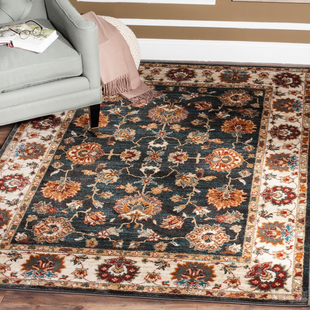 SAFAVIEH Summit Taisia Traditional Oriental Rug