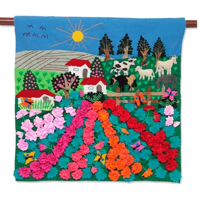 Handmade Ancash Fields of Roses Applique wall hanging (Peru) - 31 x 20 x 4