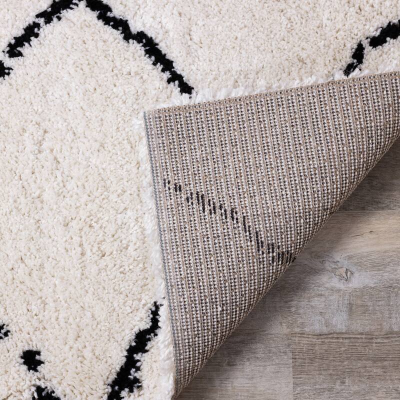 Miley Collection - Black/White Diamonds Soft Touch Rug