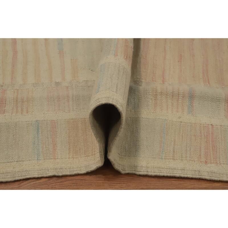 Hand Woven Southwestern Wool Multi-Colored Geometric Area Rug - 6' 11'' X 5' 0''