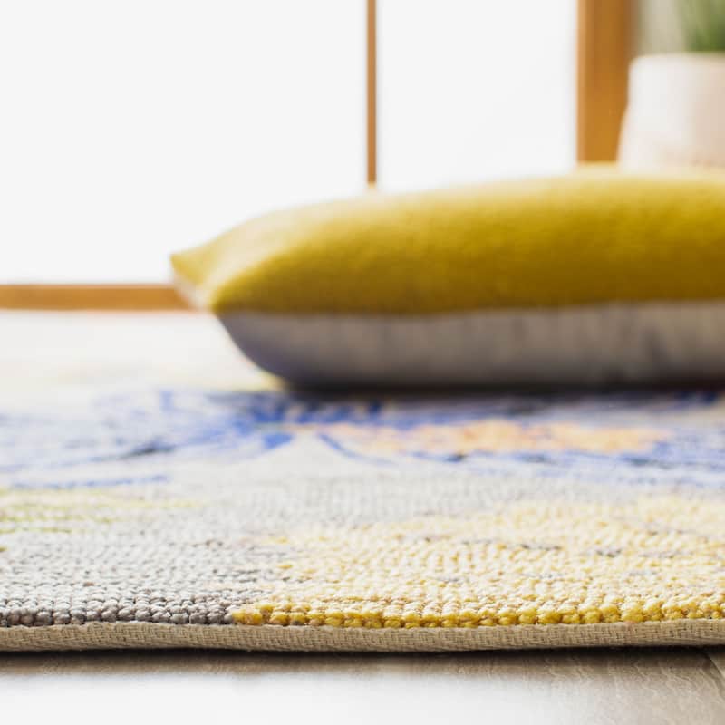 SAFAVIEH Handmade Four Seasons Seong Floral Rug