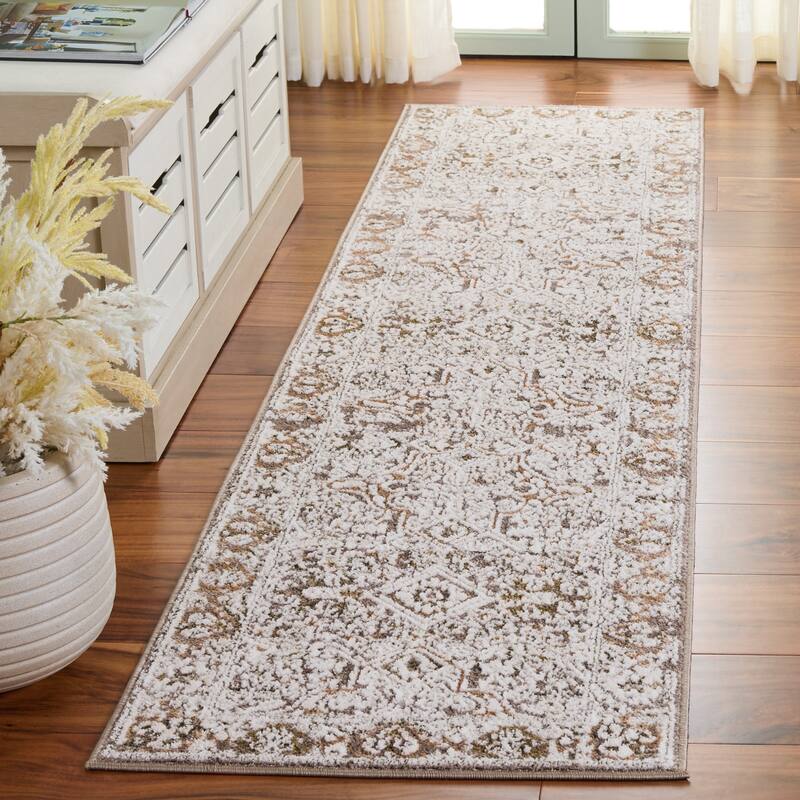 SAFAVIEH Leonette Saaskia Vintage Distressed Rug