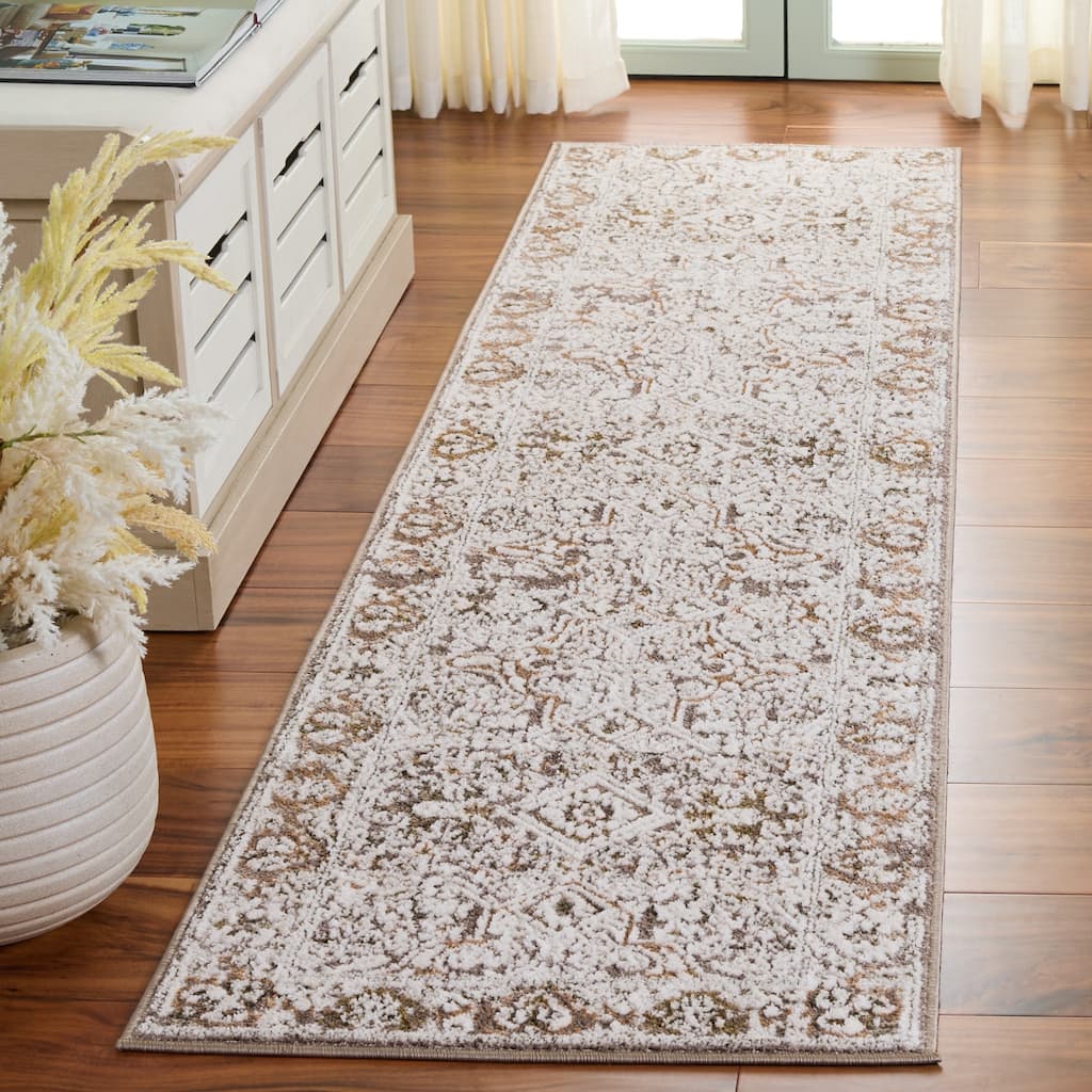 SAFAVIEH Leonette Saaskia Vintage Distressed Rug
