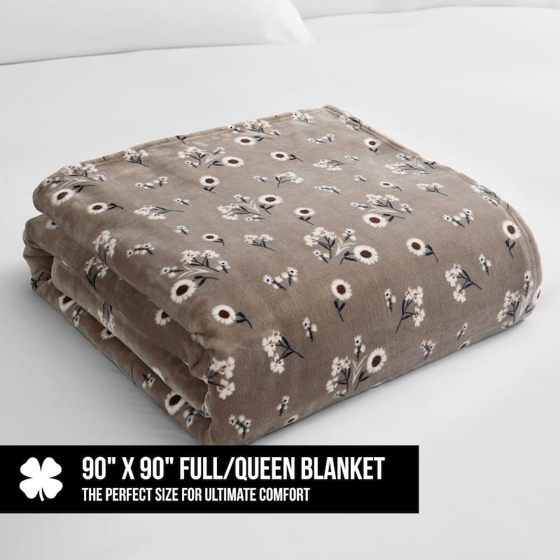 Lucky Brand Daisy Plush Throw Blanket