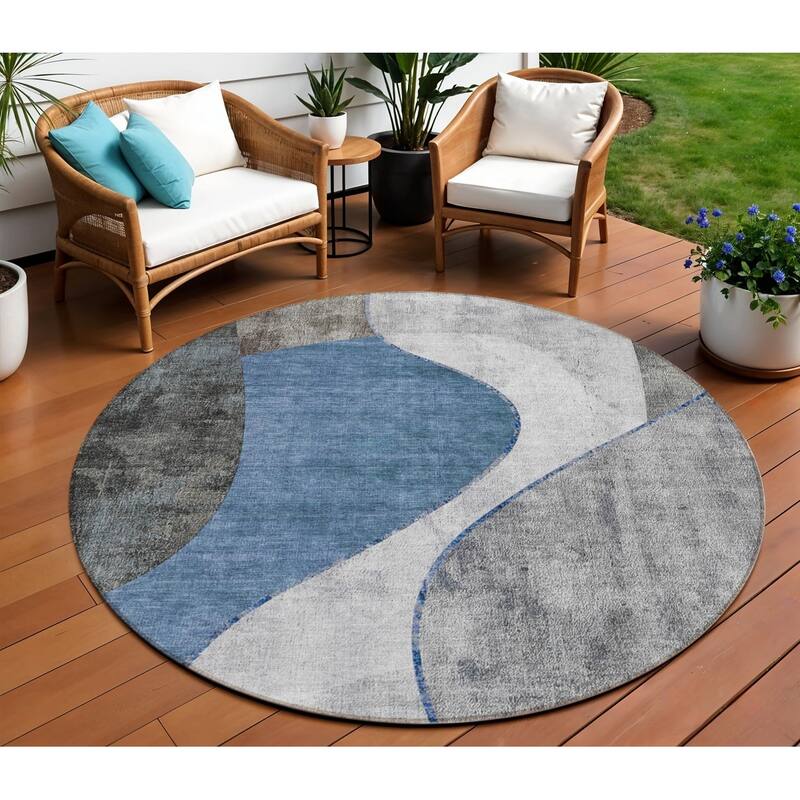 HomeRoots Abstract Transitional Rectangle Outdoor Rug - 8' Round