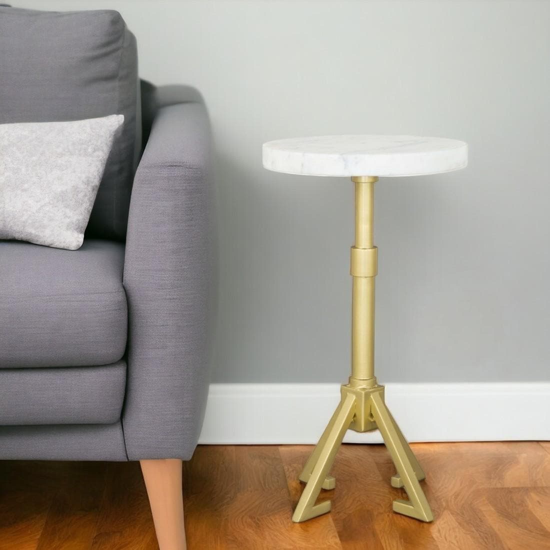 HomeRoots 22" White And Gold Marble And Iron Round Pedestal End Table - 11' X '22' X '11