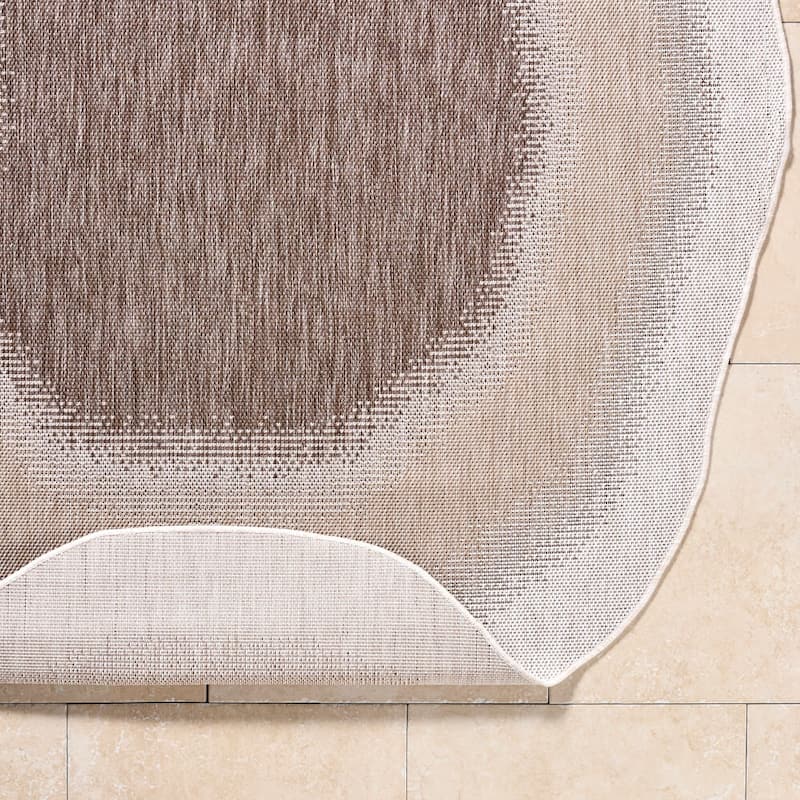 Livabliss Miami Beach Traditional Indoor/Outdoor Area Rug