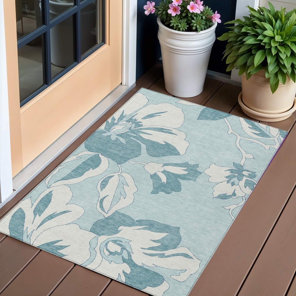 HomeRoots Floral Transitional Rectangle Outdoor Rug