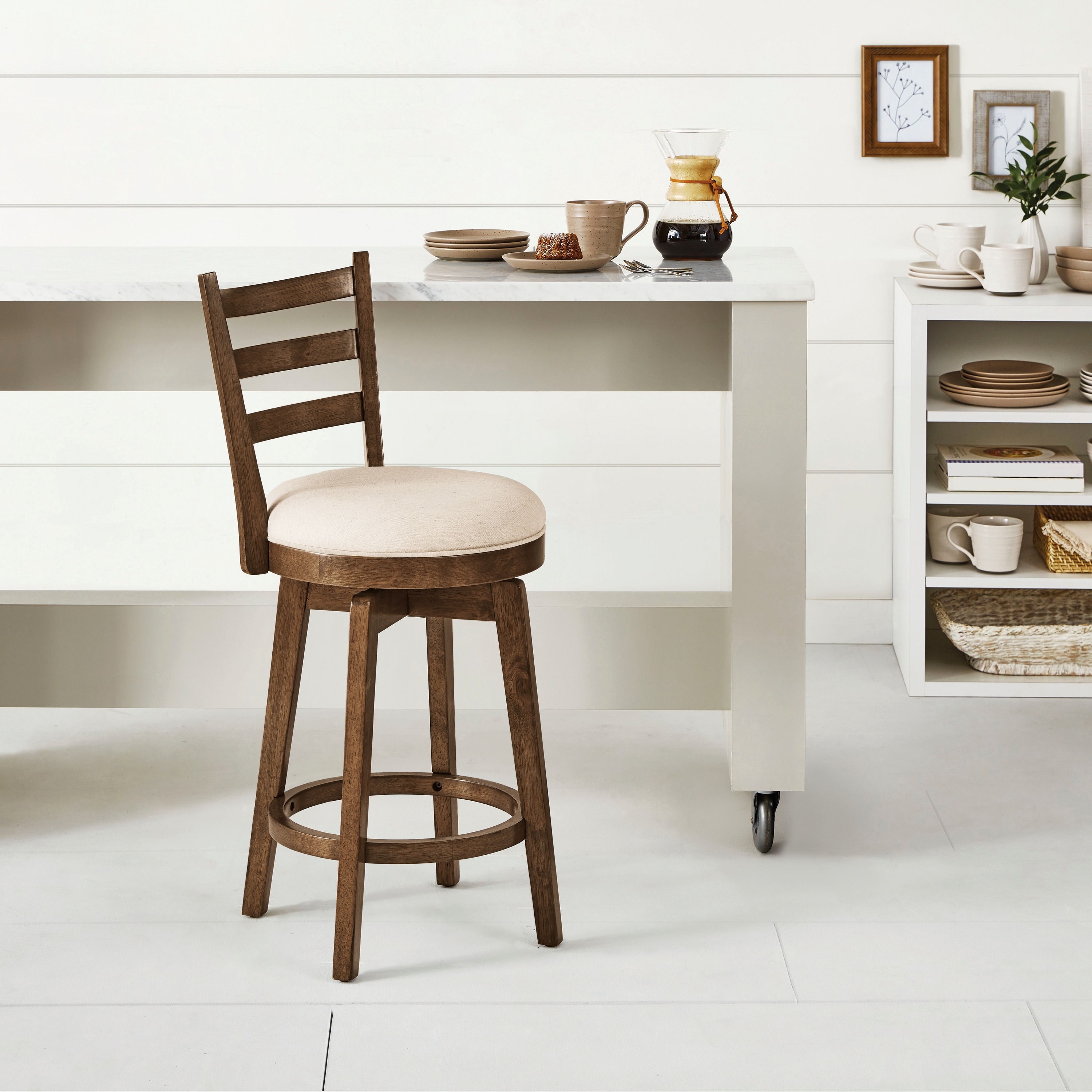 Dining Furniture Hillsdale Furniture Halbrooke Swivel Counter