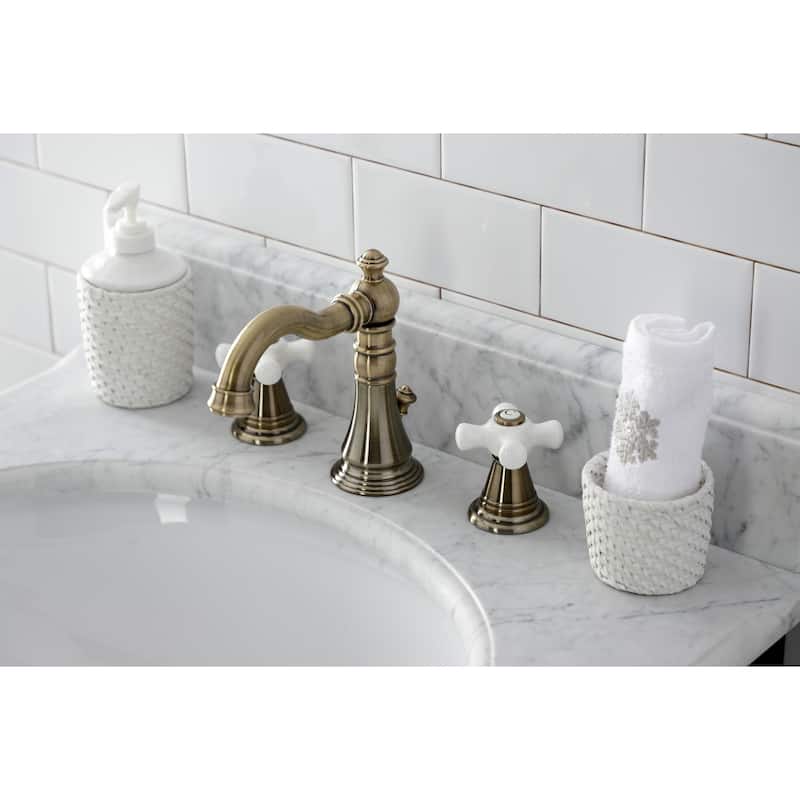 American Classic 8 in. Widespread Bathroom Faucet - Antique Brass