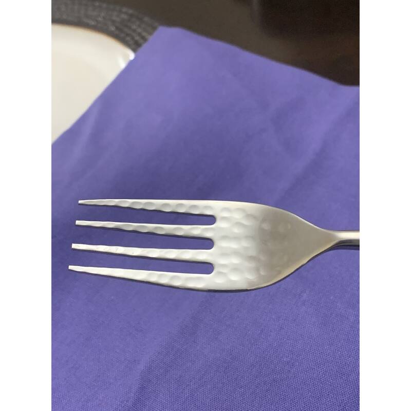 Vibhsa Hammered Flatware set of 20 pieces (Silver, White)