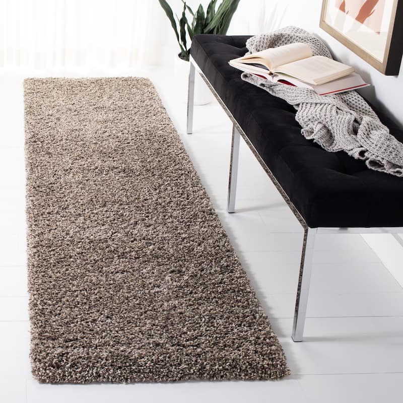 SAFAVIEH Evolution Shag Gwenaele Solid 1.8-inch Thick Rug