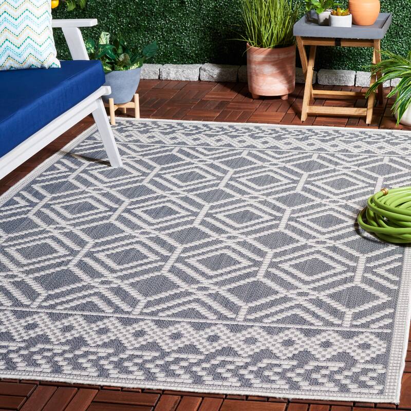 SAFAVIEH Bermuda Jorunn Geometric Indoor/Outdoor Waterproof Rug