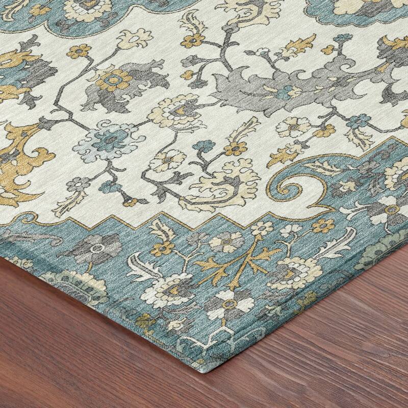 Machine Washable Indoor/ Outdoor Traditional Savannah Chantille Rug