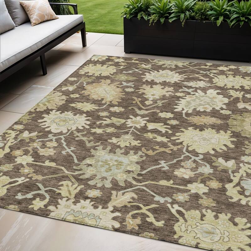 HomeRoots Floral Traditional Rectangle Outdoor Rug - 5' X 8'