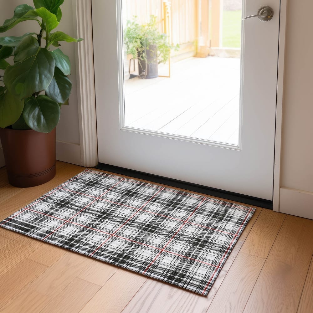 Machine Washable Indoor/ Outdoor Plaid Chantille Rug