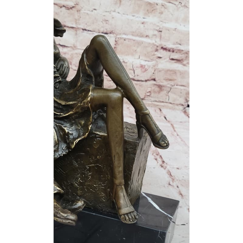 Relaxed Couple Bronze Sculpture – Intimate Sitting Lovers Figurine On Marble Base