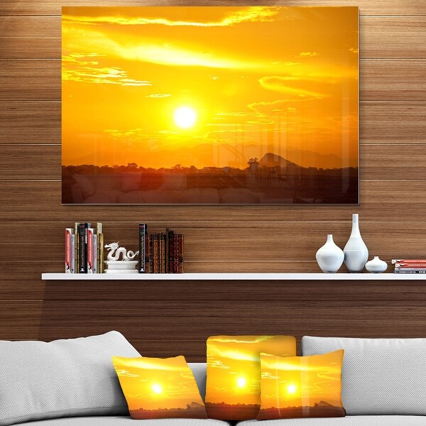 Designart 'Bright Yellow Sky At Sri Lanka Sunset' African